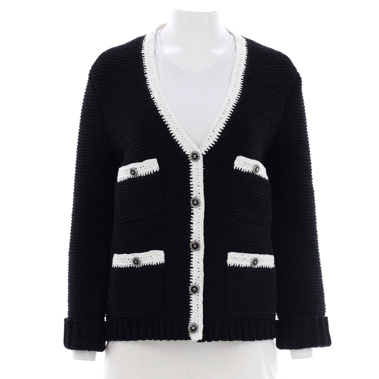 175972 1 20Chanel 20Women S 20CC 20Four 20Pocket 20Cardigan 20Cotton 20and 20Polyamide 2D 0002 1240x1240 ?v=1665166890