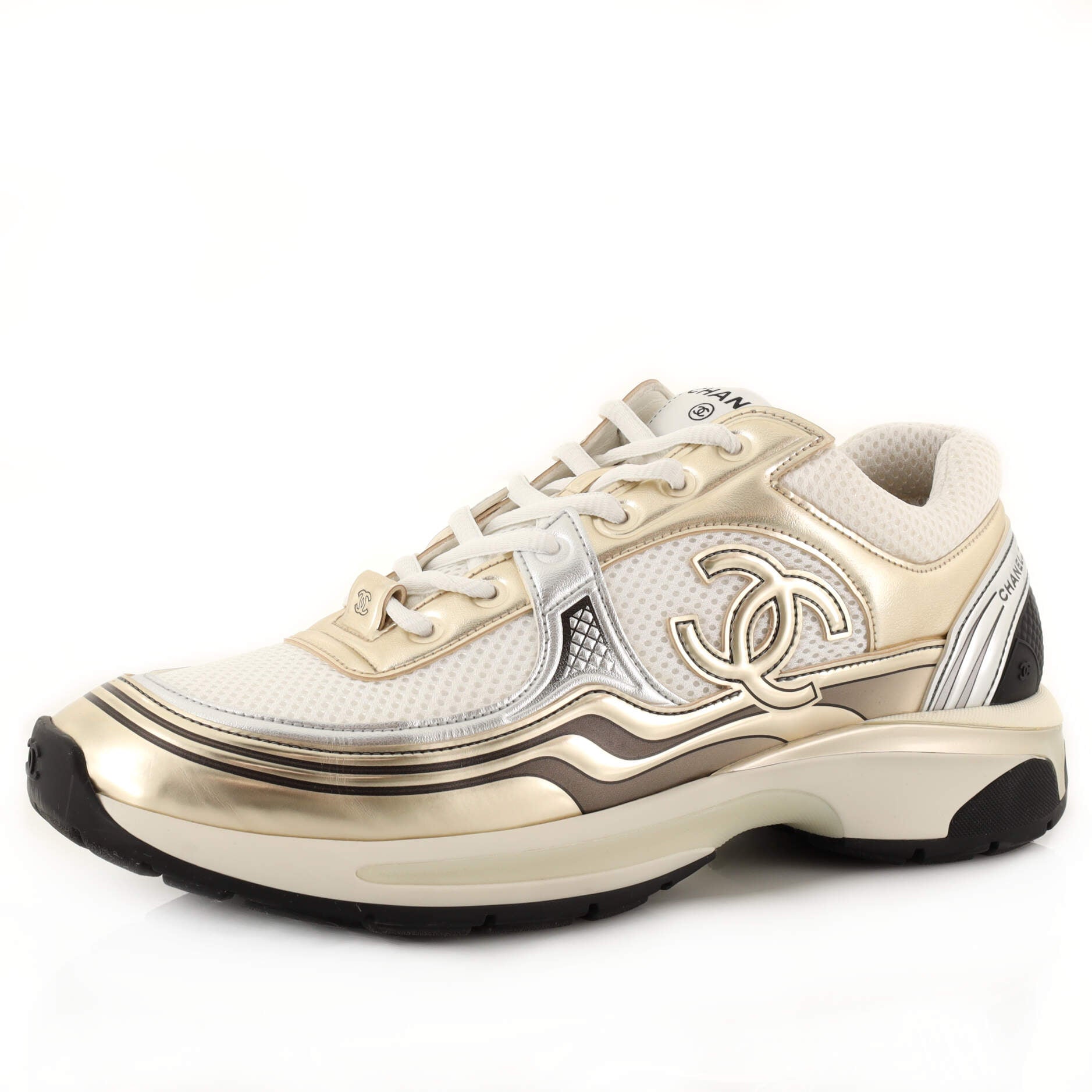 CHANEL Women's CC Low-Top Sneakers Fabric and Laminated Leather | Smart  Closet