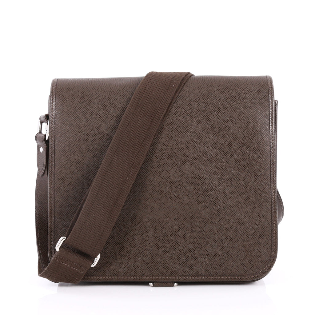 Buy Louis Vuitton Andrei Bag Taiga Leather Brown 2210602 – Rebag