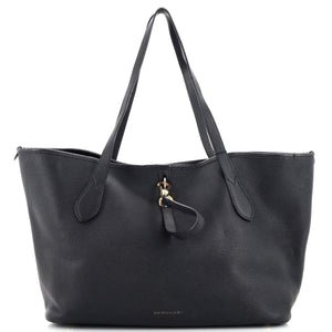 Pre-Owned Burberry Handbags in Pre-Owned Designer Handbags 