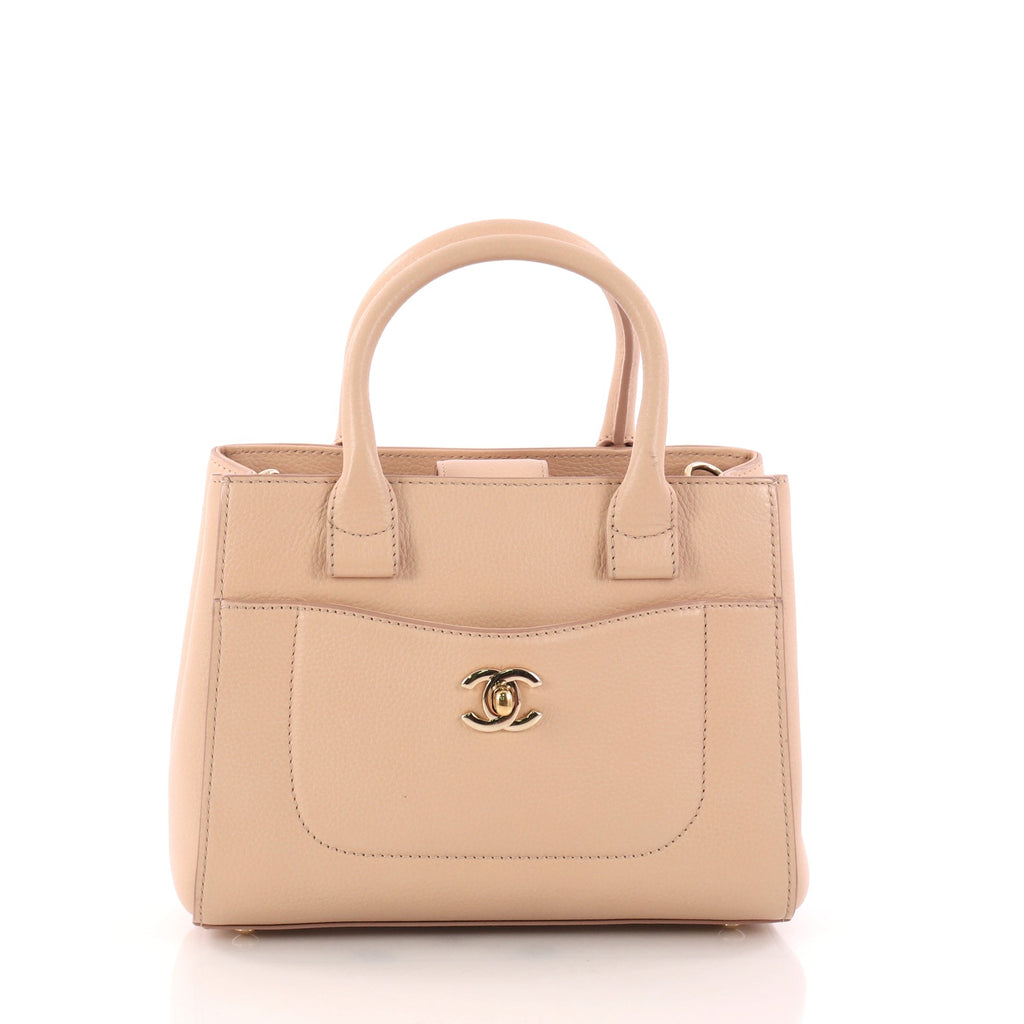 chanel neo executive tote mini