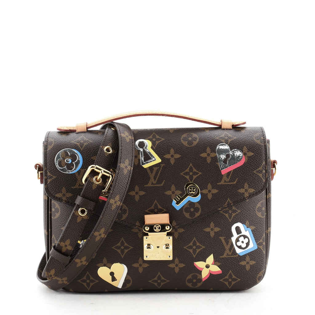 Mini pochette Louis Vuitton  LuxeForYou