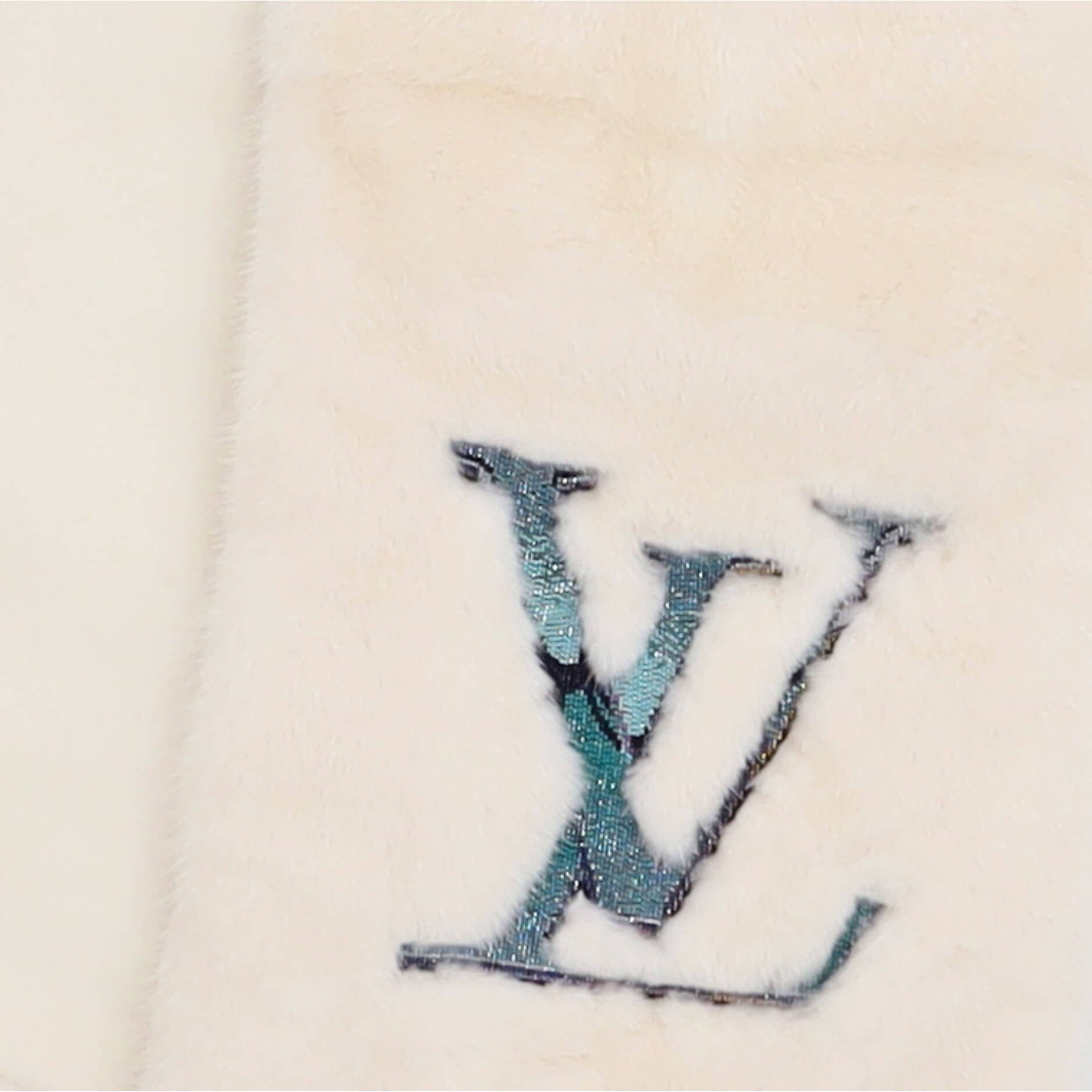 Louis Vuitton Game On Monogram Scarf with Ring – Votre Luxe