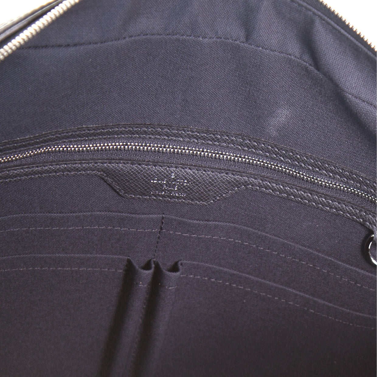 Louis Vuitton Neo Igor Briefcase Taiga Leather - Rebag