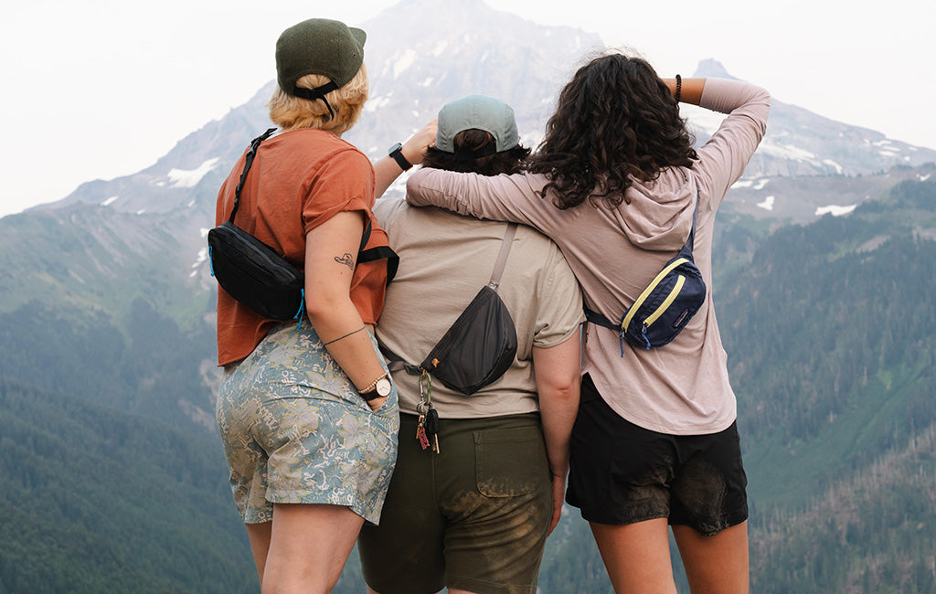 hikers-wearing-waist-packs