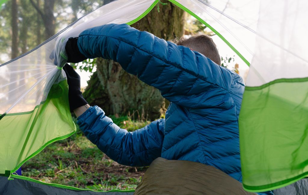 adjusting tent