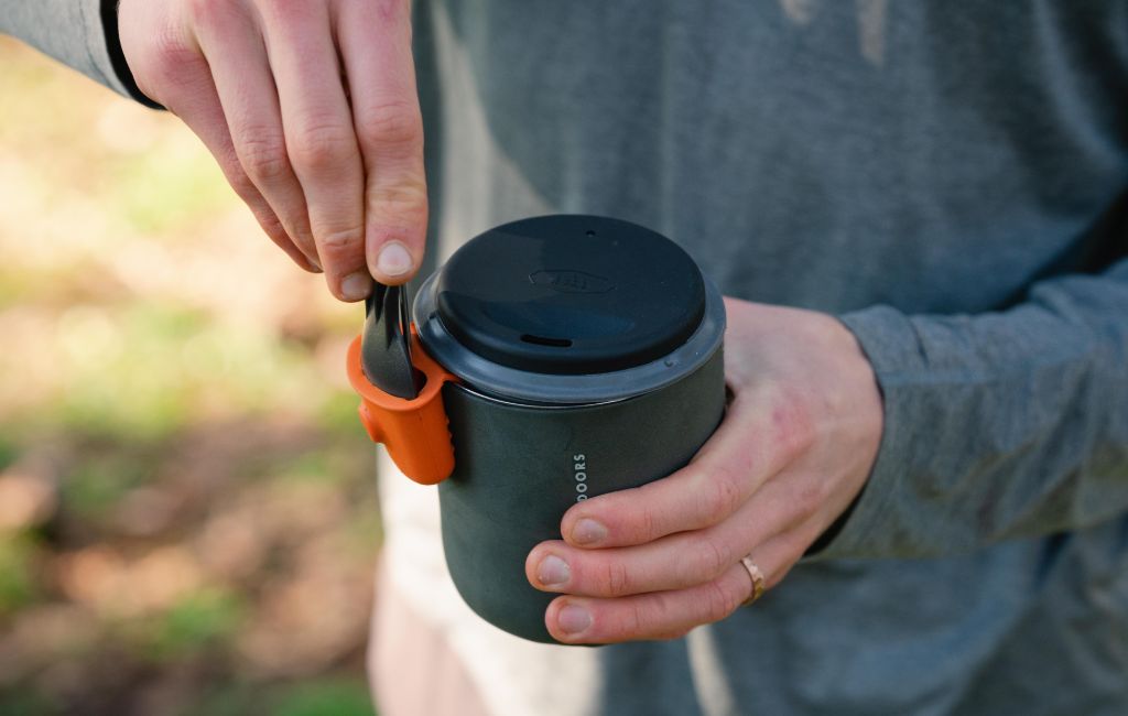 hiker testing the GSI outdoors mug