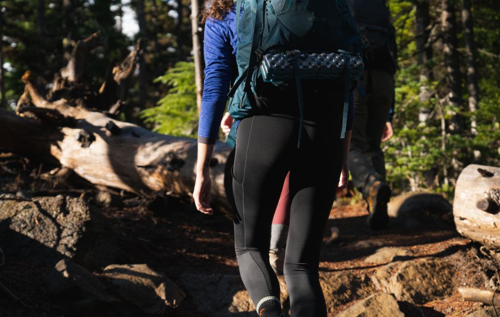 8 Best leggings for hiking for 2024 ( we tested several ) - Wapiti Travel
