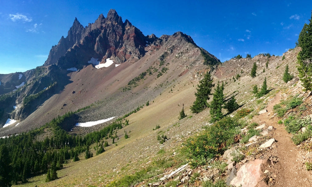 pacific crest trail hikes three fingered jack