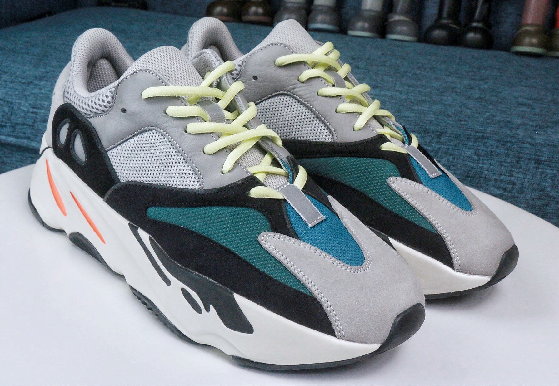 YEEZY BOOST 700 V1 WAVERUNNER – shopwithtrends