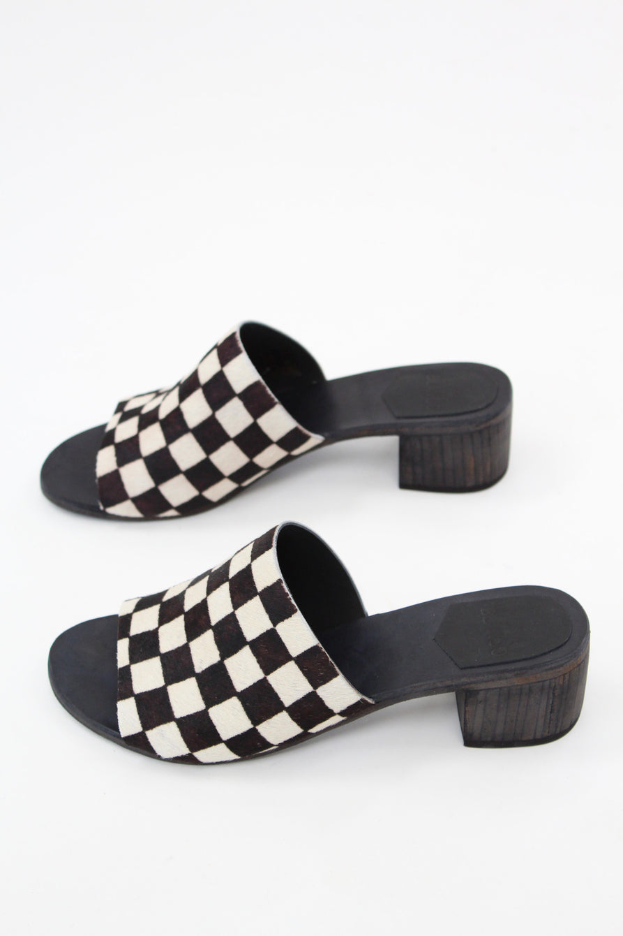 checkered slides