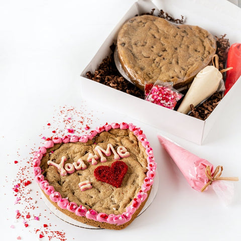 Valentine's DIY cookie cake