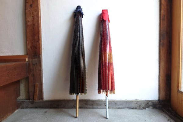 Foto de comparación de paraguas japonés y chino