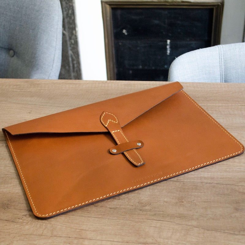 pochette honore en cuir upcycle valet de pique