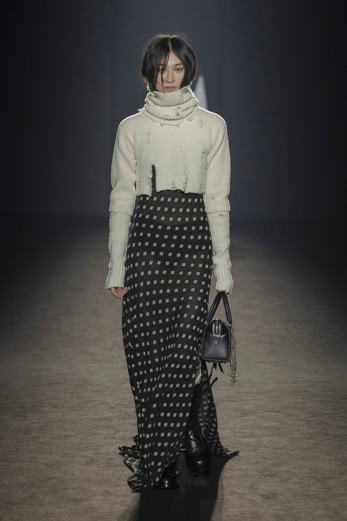 ANN DEMEULEMEESTER PFW WOMENS AW24 PFW RUNWAY