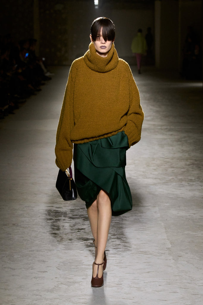 DRIES VAN NOTEN AW24 RUNWAY