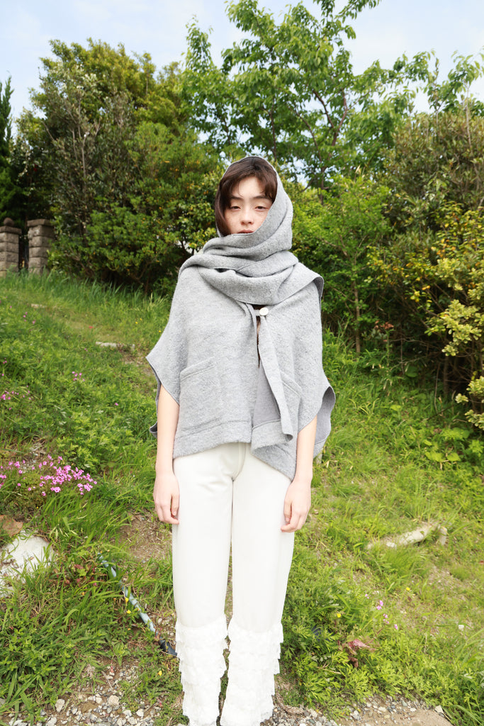 宇宙の香り papier Muffler Poncho/ivory 2022FW | southbayplanning.com