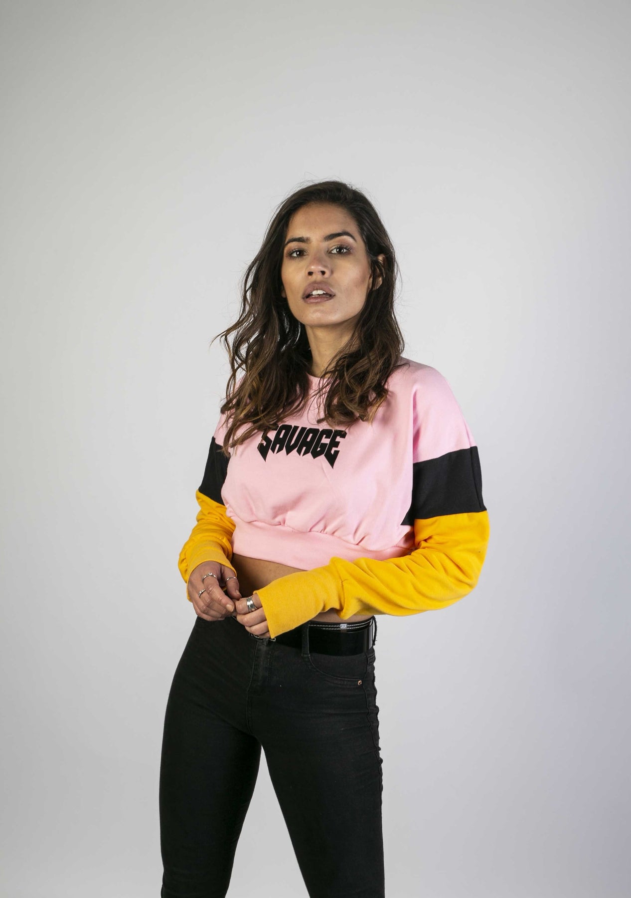 sudadera savage rosa corta