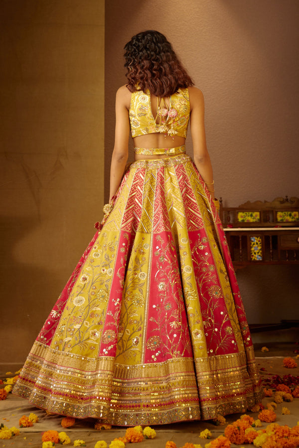 Lehenga Choli | Heavy Lehenga | Freeup