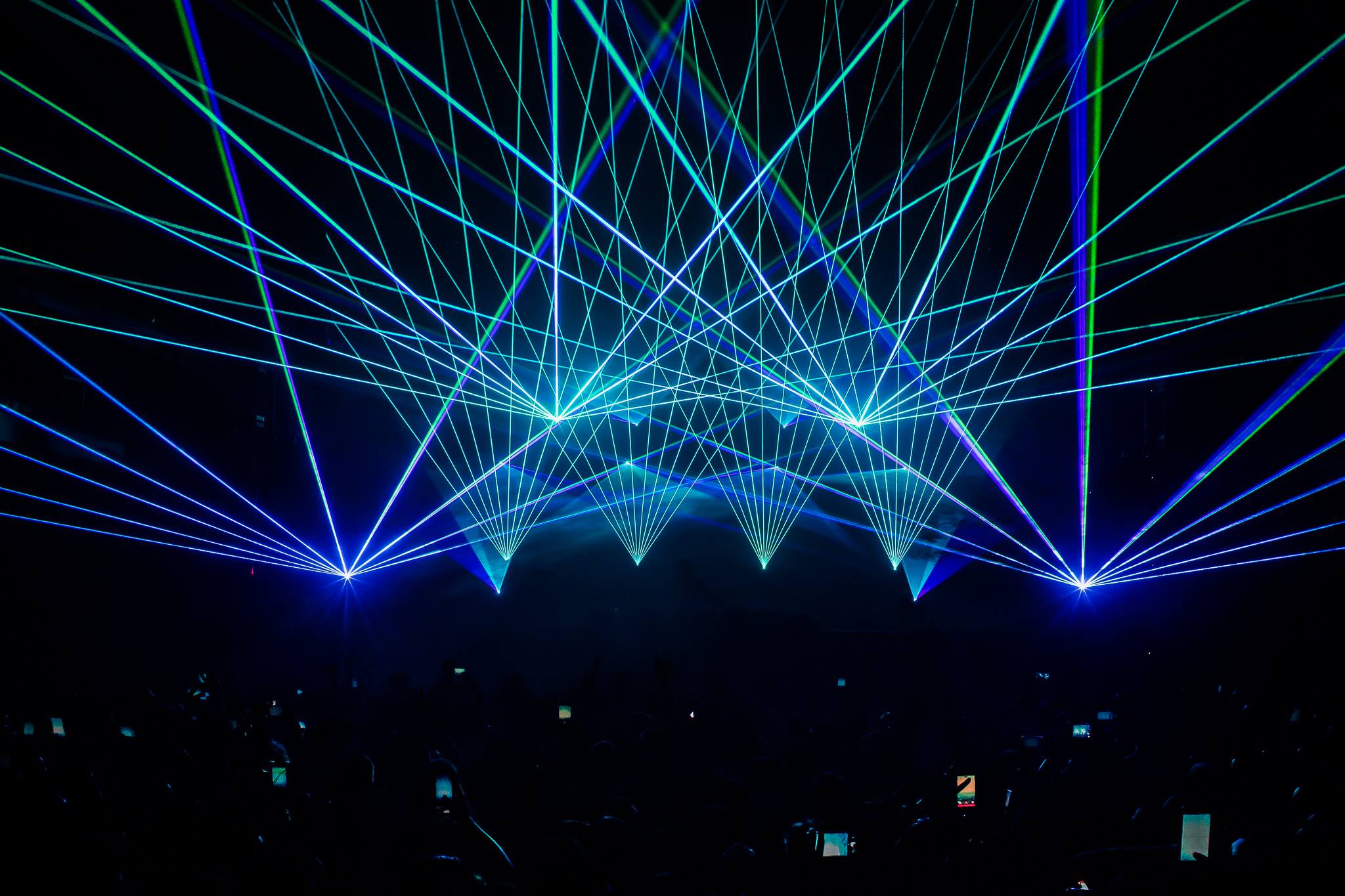 Gareth Emery Stuns New York With Laser Face Show | On Blast | iEDM