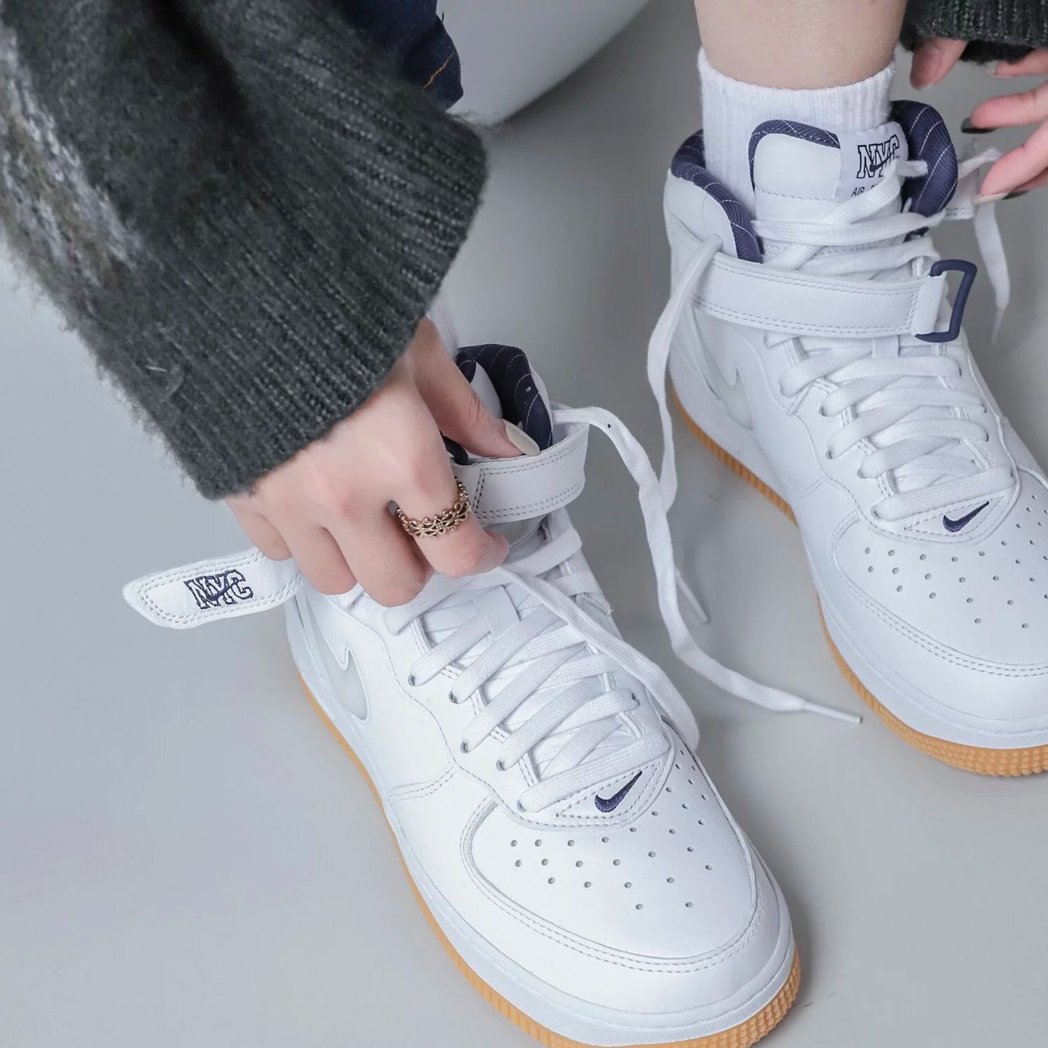 NIKE Air Force 1 '07 LV8 DQ7658 100 - Shiekh