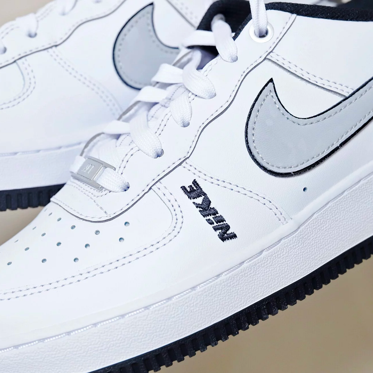 US 4Y Nike Air Force 1 Lv 8 DH9595-001 – Rauthentic