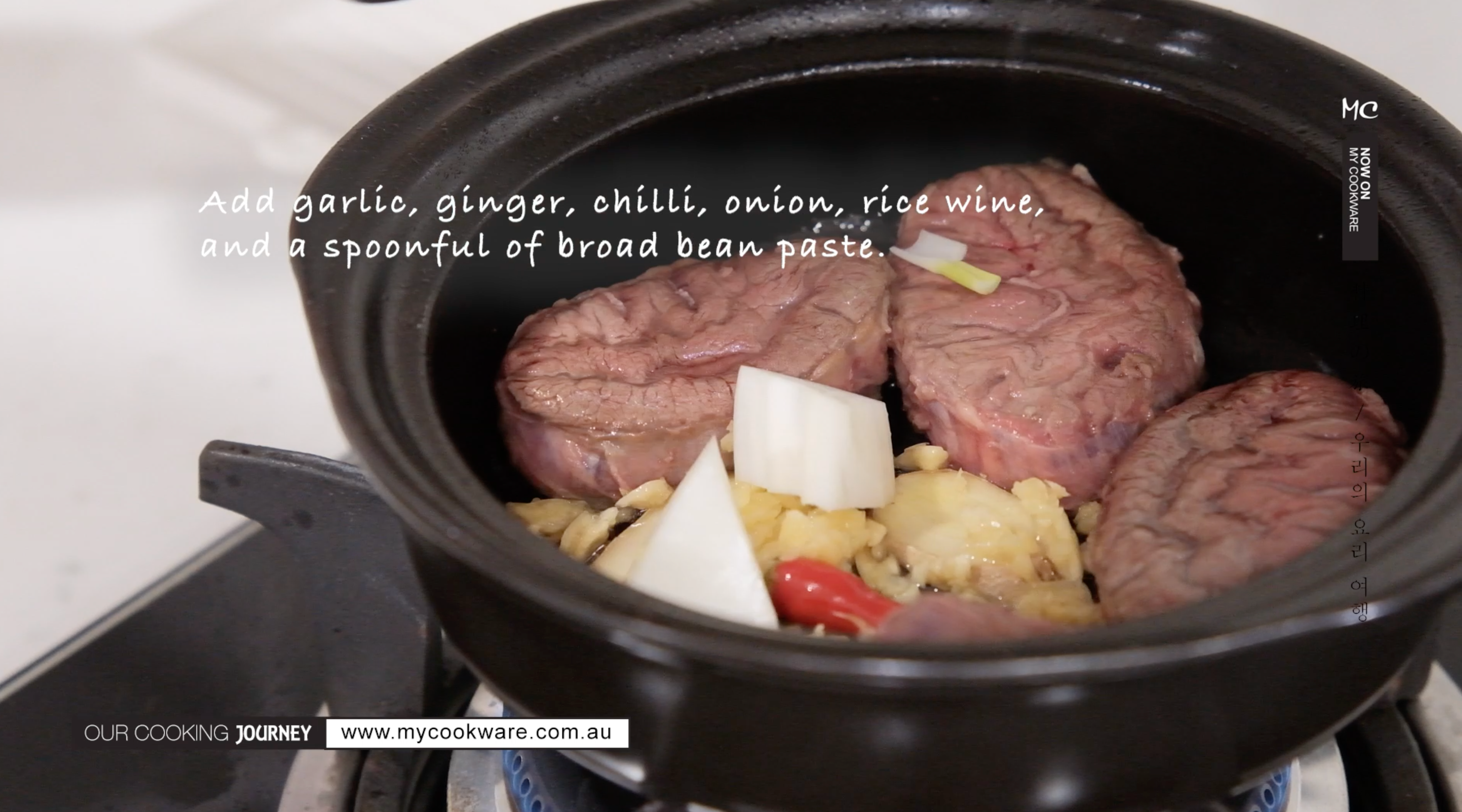 Allow the beef to emit a fragrant aroma before frying the other side.