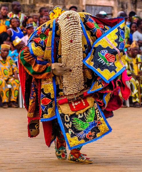 Culte des Egunguns de culture Yorouba. Nigeria/Bénin. 
