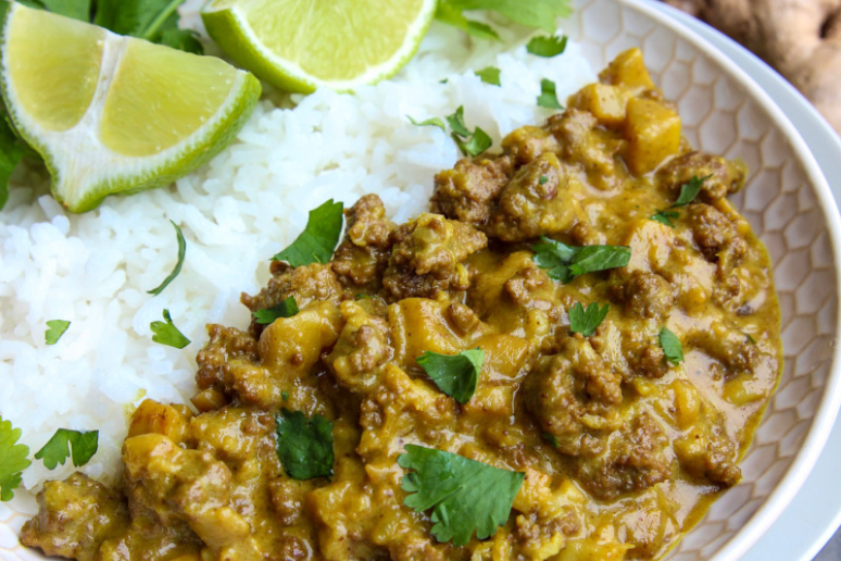 Coconut Group Beef Curry with Turmeric