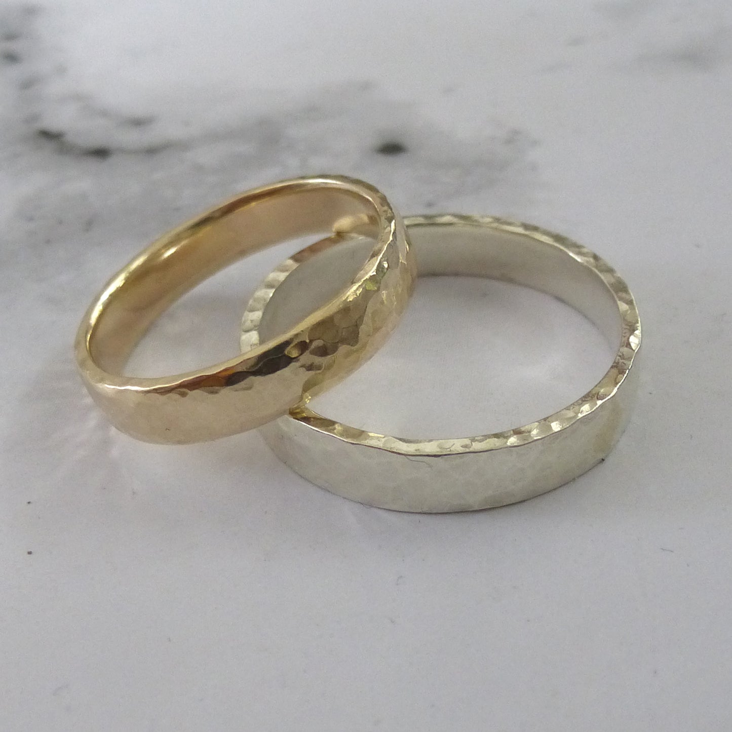 Slim Band Ring in 9ct Gold - 9ct yellow - 4mm - Hammered or Smooth ...