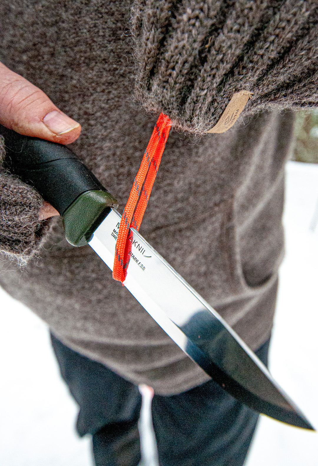 Morakniv Companion Knife Used to Cut Paracord