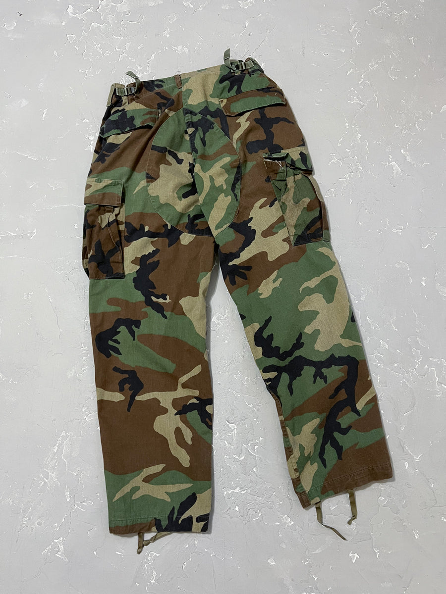 1990s Woodland Camo Combat Pants [31-33 x 30] – From The Past