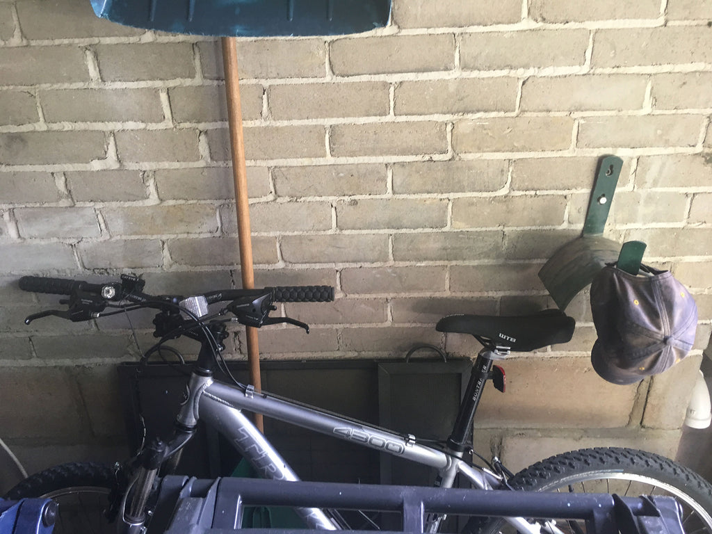 Trek mountain bike with Revelo THINstem, folding pedals and SABS anti-lock brakes