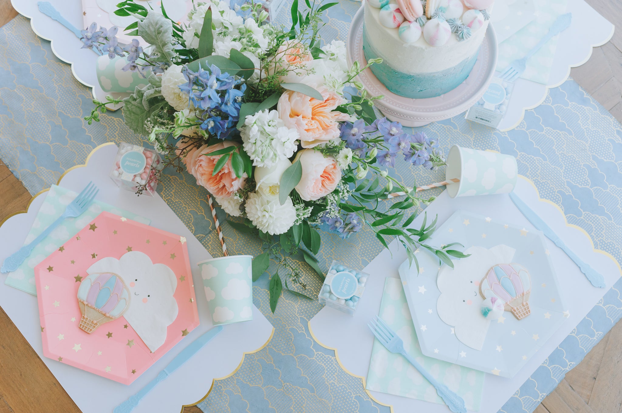 Baby shower table setting ideas.