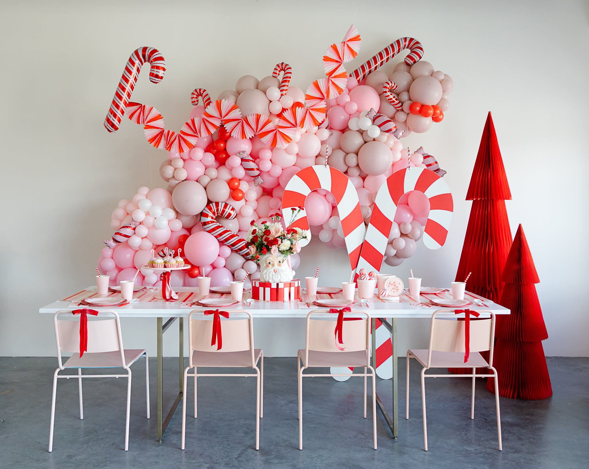 PINK PEPPERMINT CHRISTMAS PARTY IDEAS & DECORATIONS – Bonjour Fête