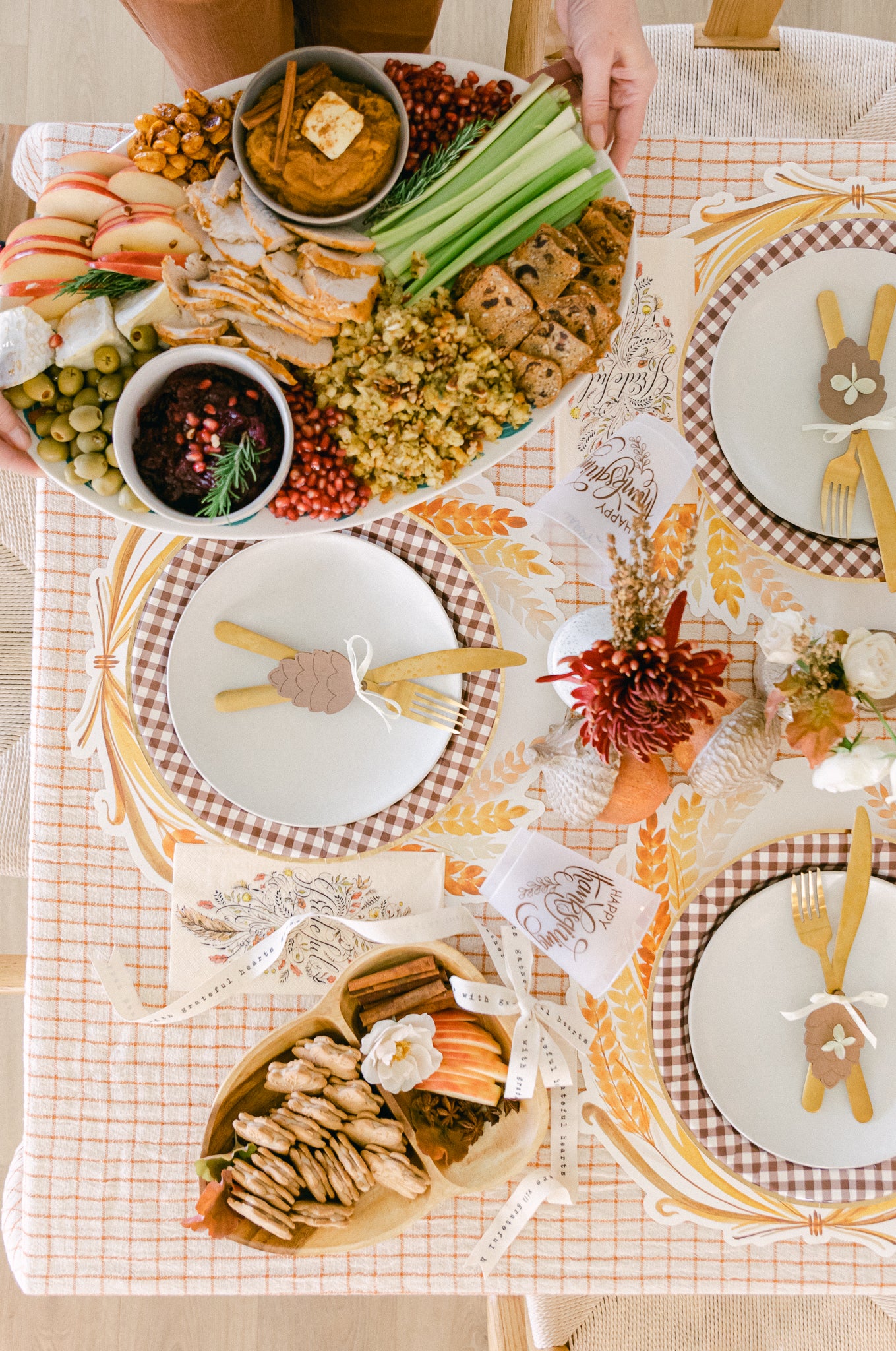 Thanksgiving hosting tips and ideas.