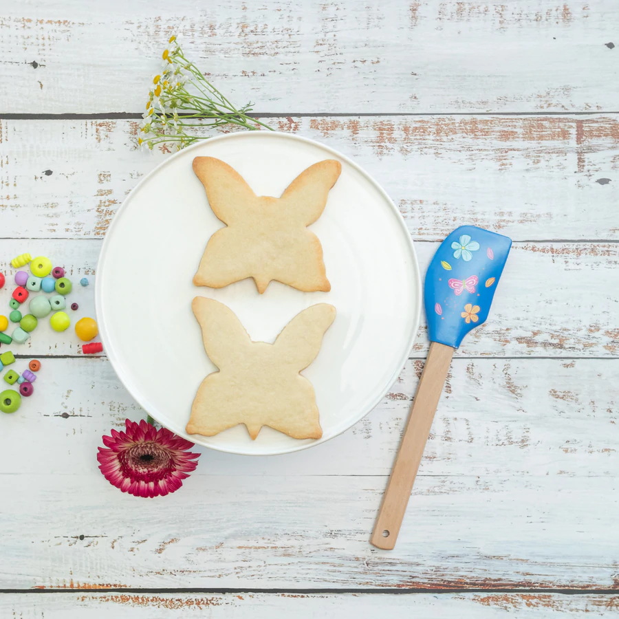 Handstand Kitchen Bake With Love Spatula & Heart Cookie Cutter Set