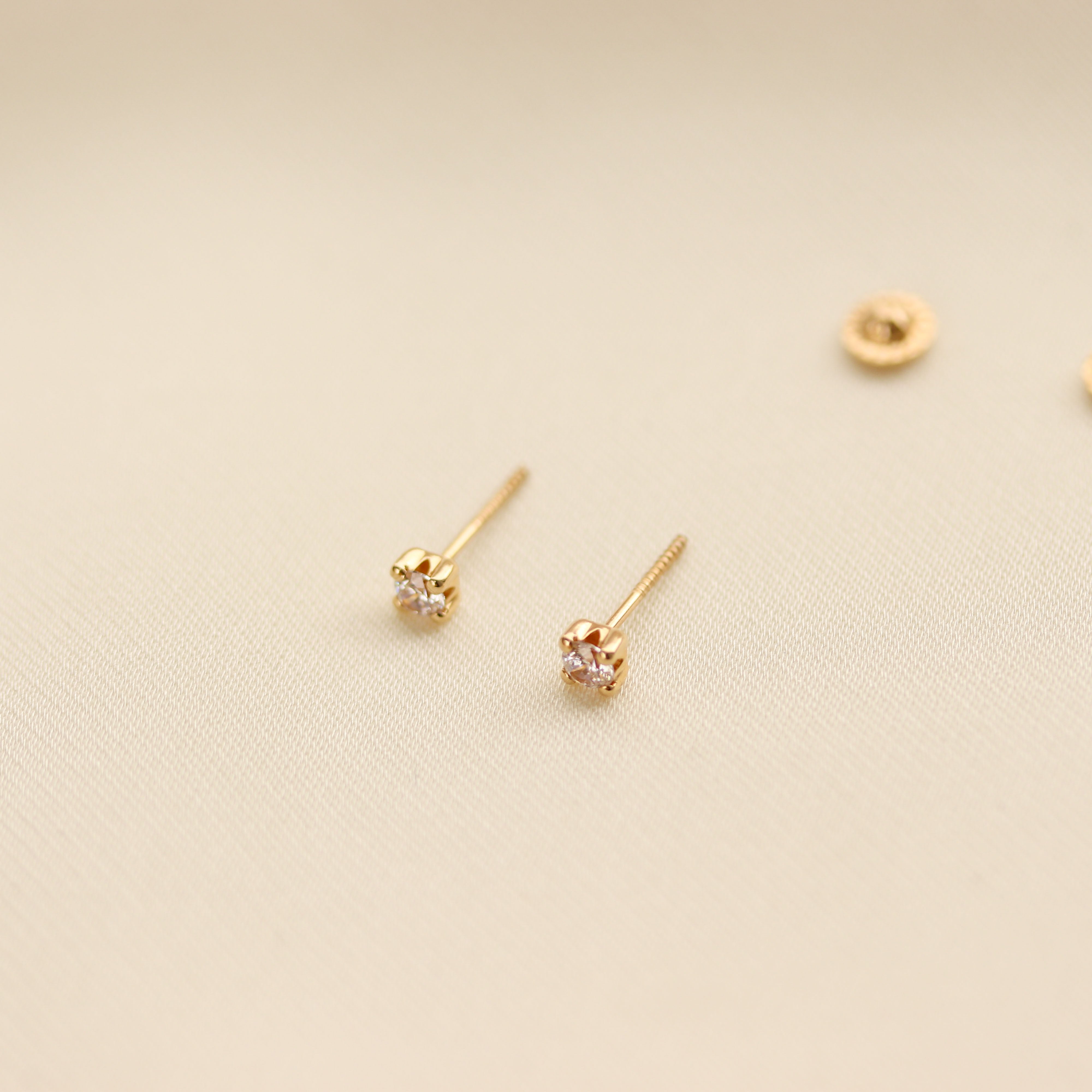 Share more than 246 simple small gold earrings super hot