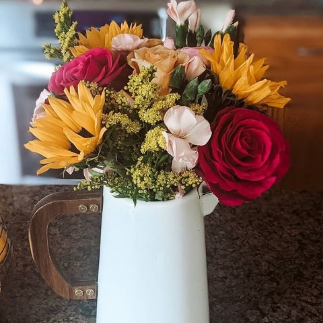 Fresh Rose Seasonal Flower Bouquet – Susan Flowers