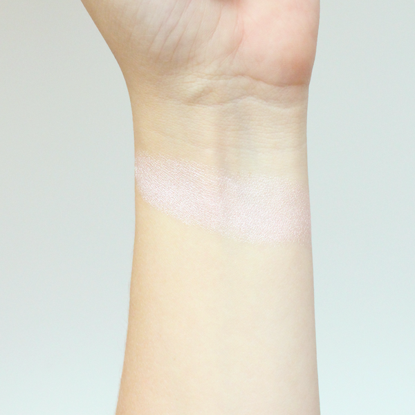 Nora Illuminator Swatch