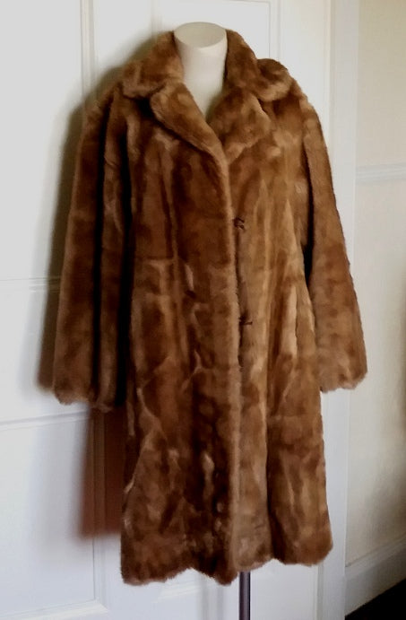 Tissavel vintage beige faux fur coat