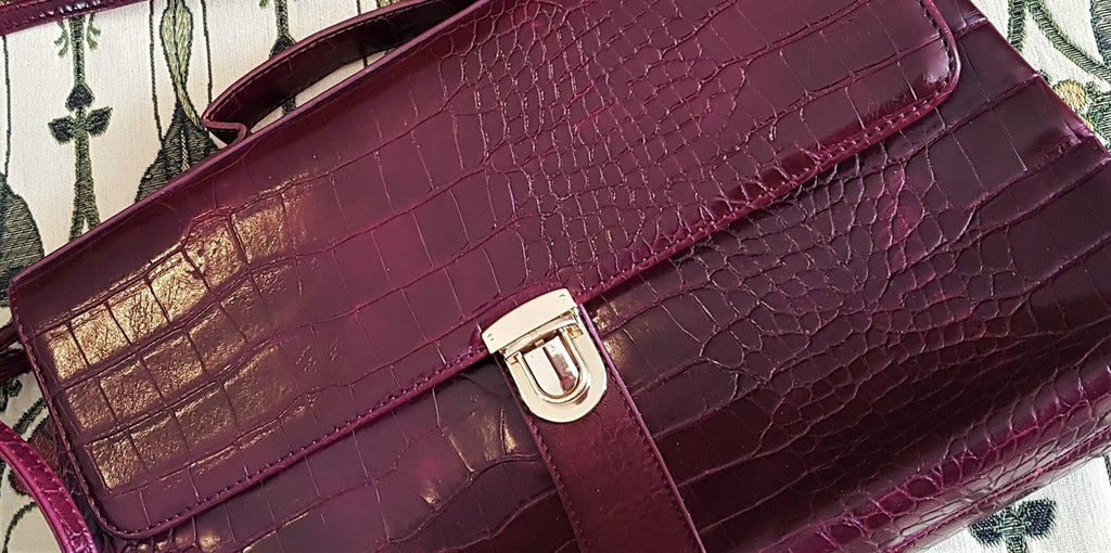 HiDesign Womens Small Red Leather Croc Embossed Handbag Purse 11 x 6