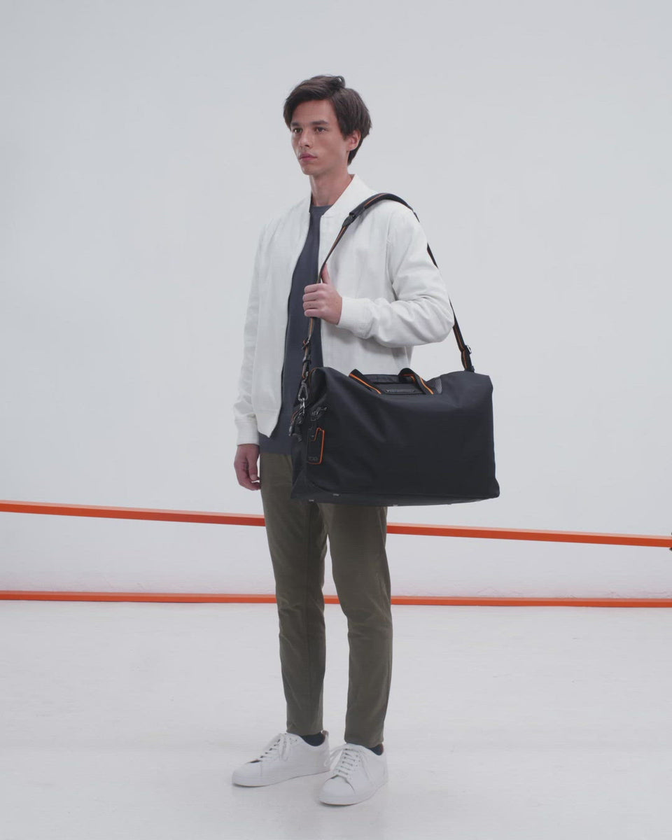 未使用】TUMI/McLaren 「M-テック」ソフト・サチェル csm.fi.cr