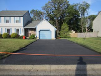 how to seal driveway