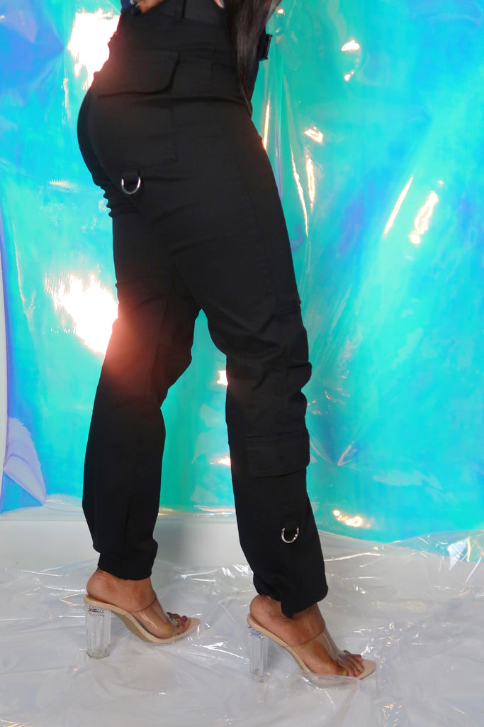 Essential Black Cargo Pants – Keep Evolving Your Style