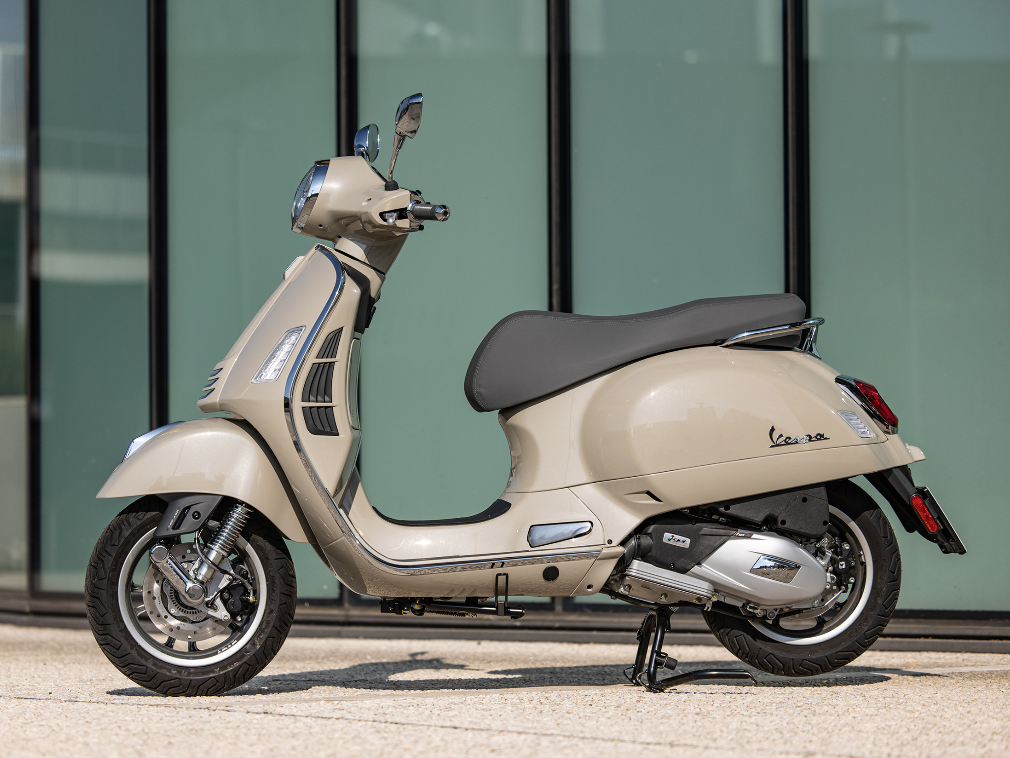 2023 Vespa GTS 300