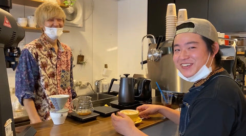 WAKOCOFFEE 荻原さんとCAFE TALES店長の村上