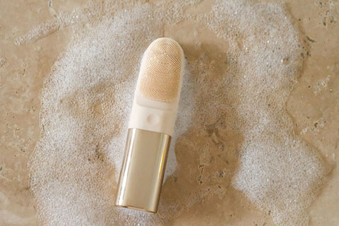 face-cleansing-brush
