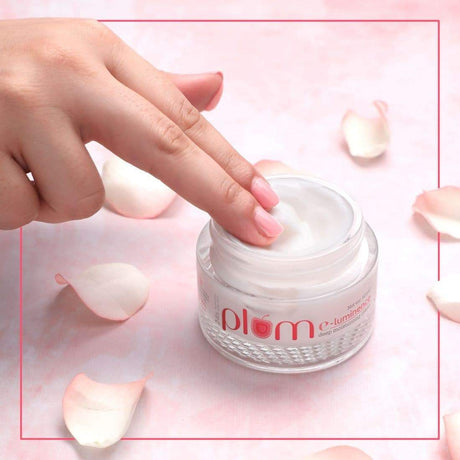 https://cdn.shopify.com/s/files/1/0390/2985/products/2.ELumCream-2.jpg?v=1689144923&width=460