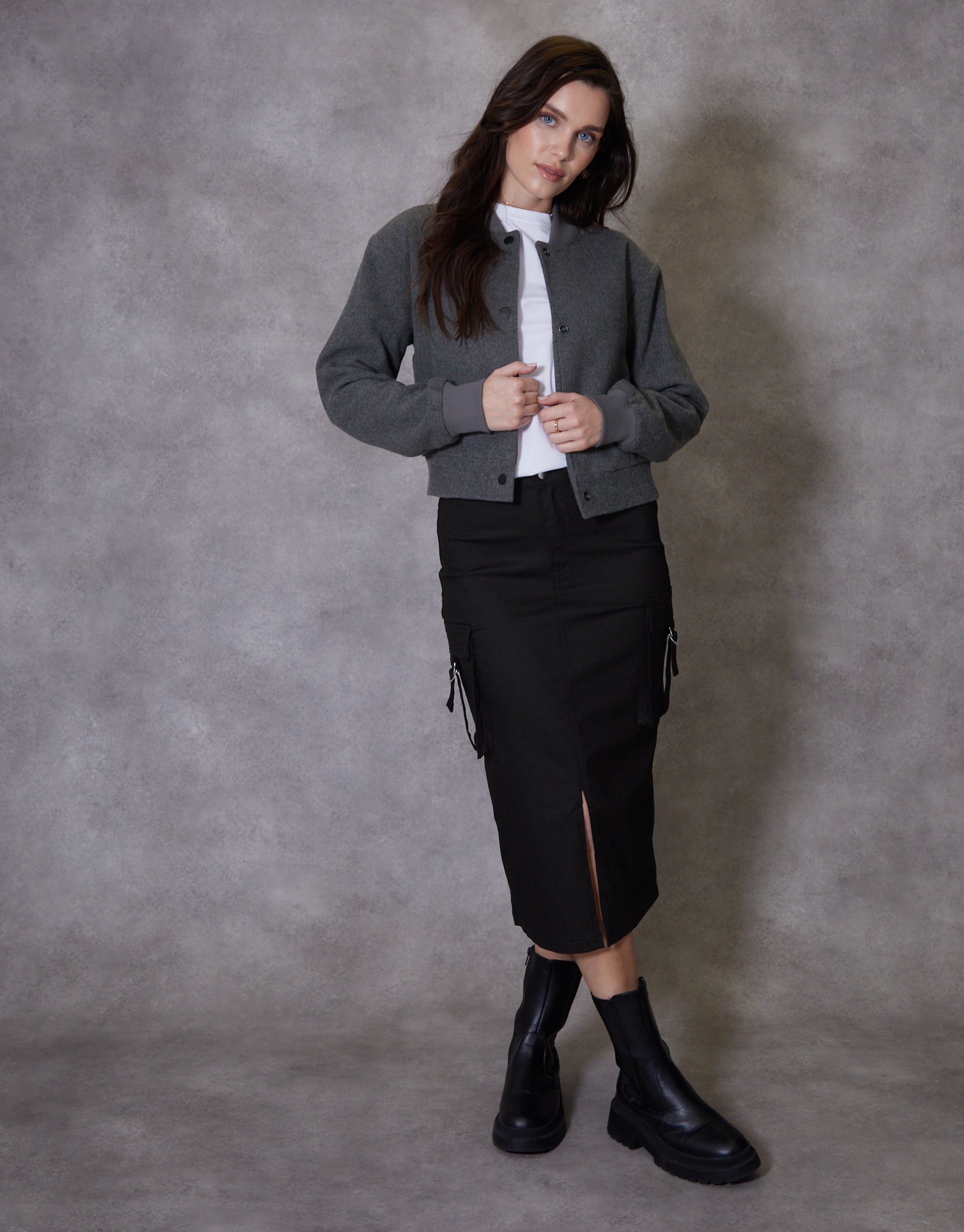 Threadbare Petite - Bing - Vestito maglia con camicia 2 in 1 nero e bianco